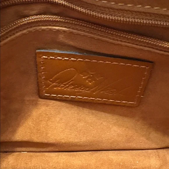 Patricia Nash Lanza Italian Folklore
White Blue Leather Crossbody Bag-NWOT - Picture 7 of 16